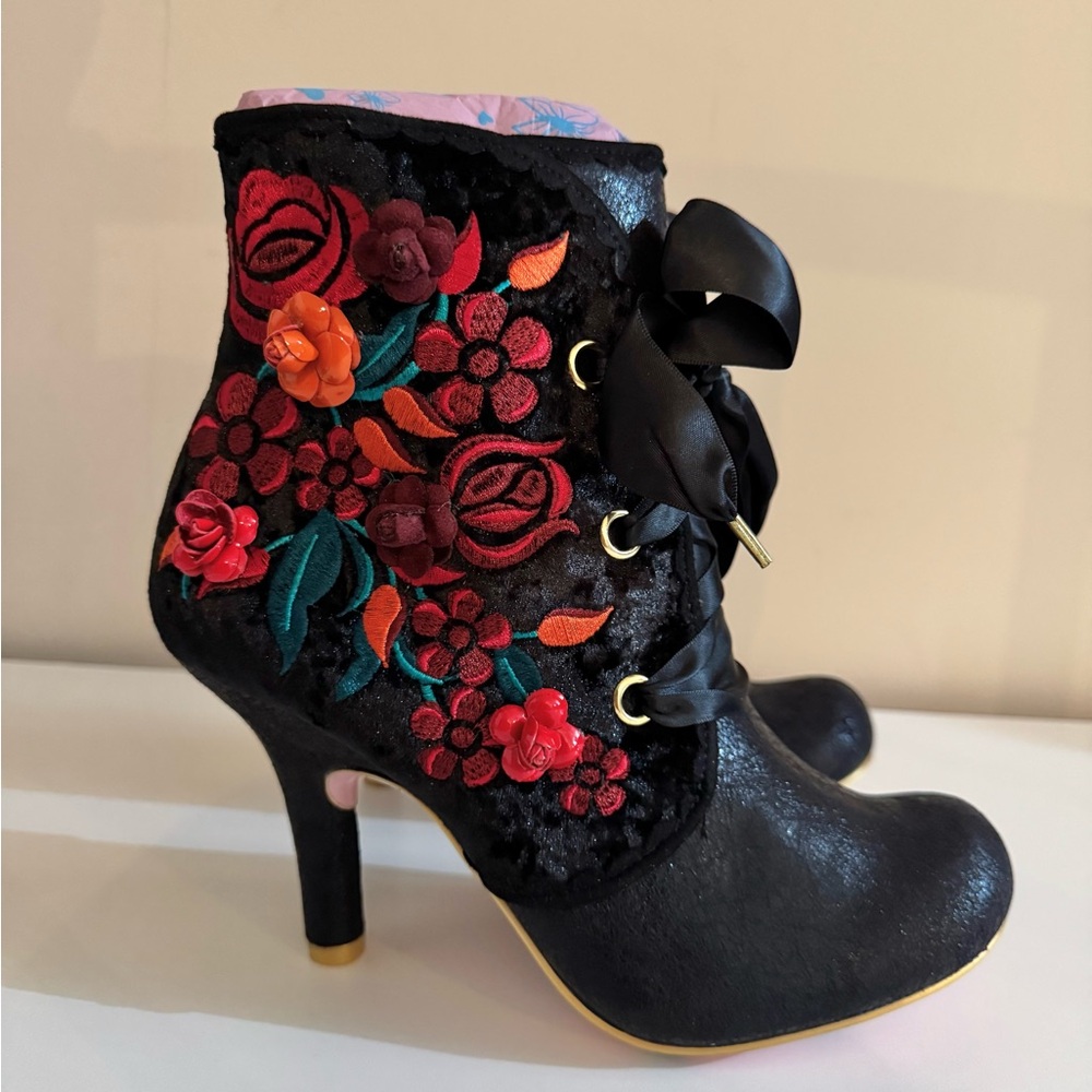 Irregular Choice Autumn Harvest Black Red Floral Boots Heels Size 42 New in Box